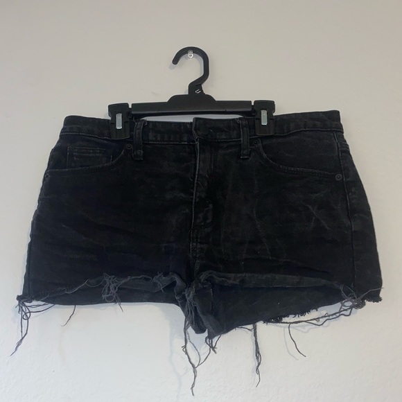 Universal Thread Black Jean Shorts - Picture 2 of 4